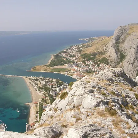 빌라 Panorama 오미스