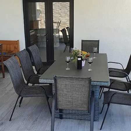 빌라 Panorama 오미스