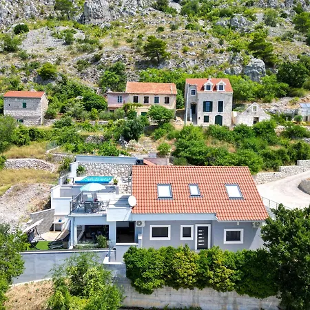 Panorama * Omis
